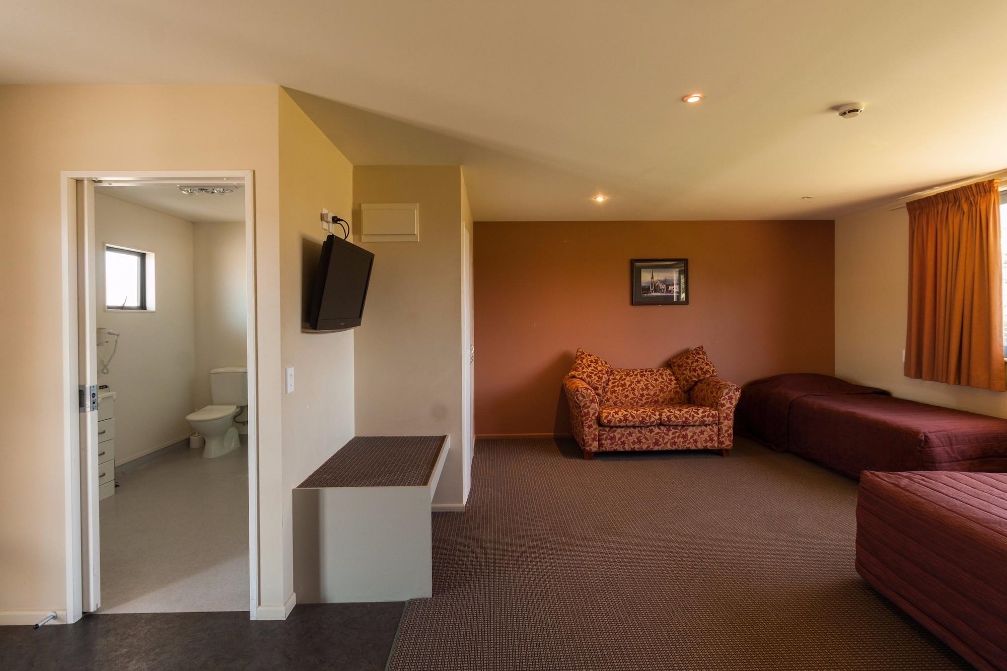 Waterfront 4*