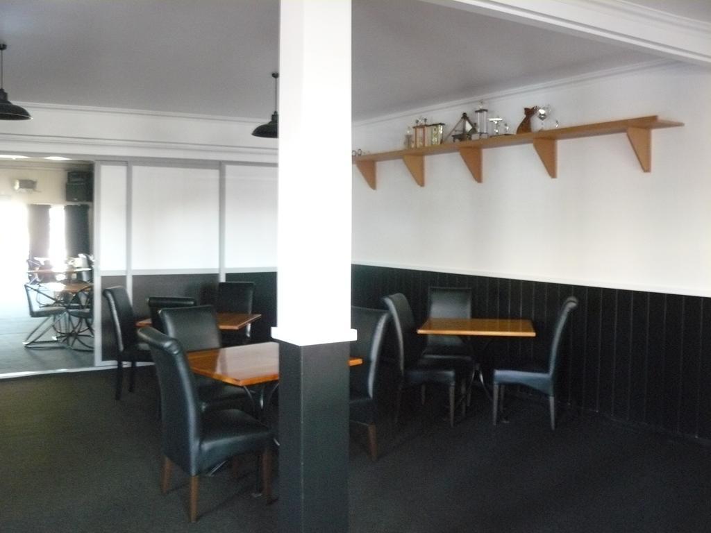 Motel Waterfront 4*