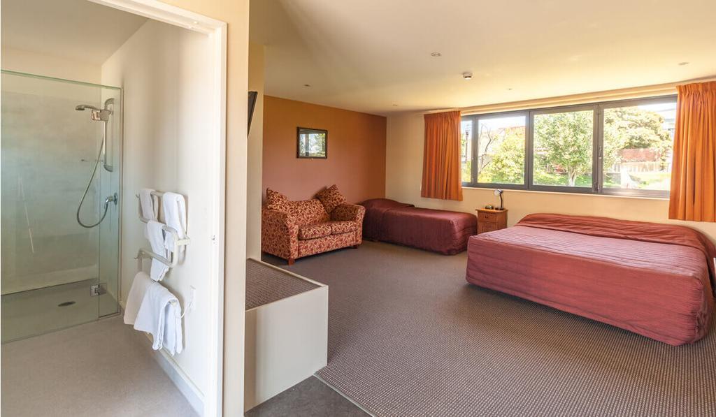 Motel Waterfront 4*