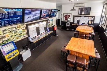 Waterfront Motel 4*